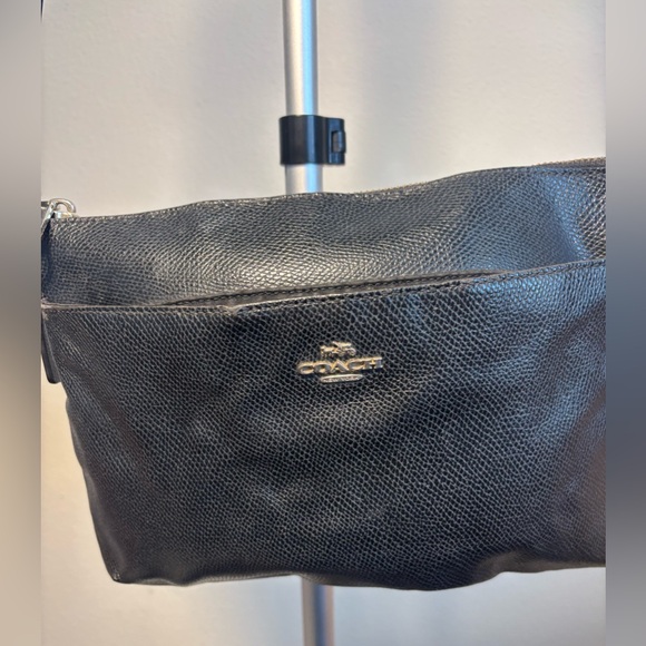 Coach East West Crossbody Elegant Cross Grain Leather - Picture 2 of 16